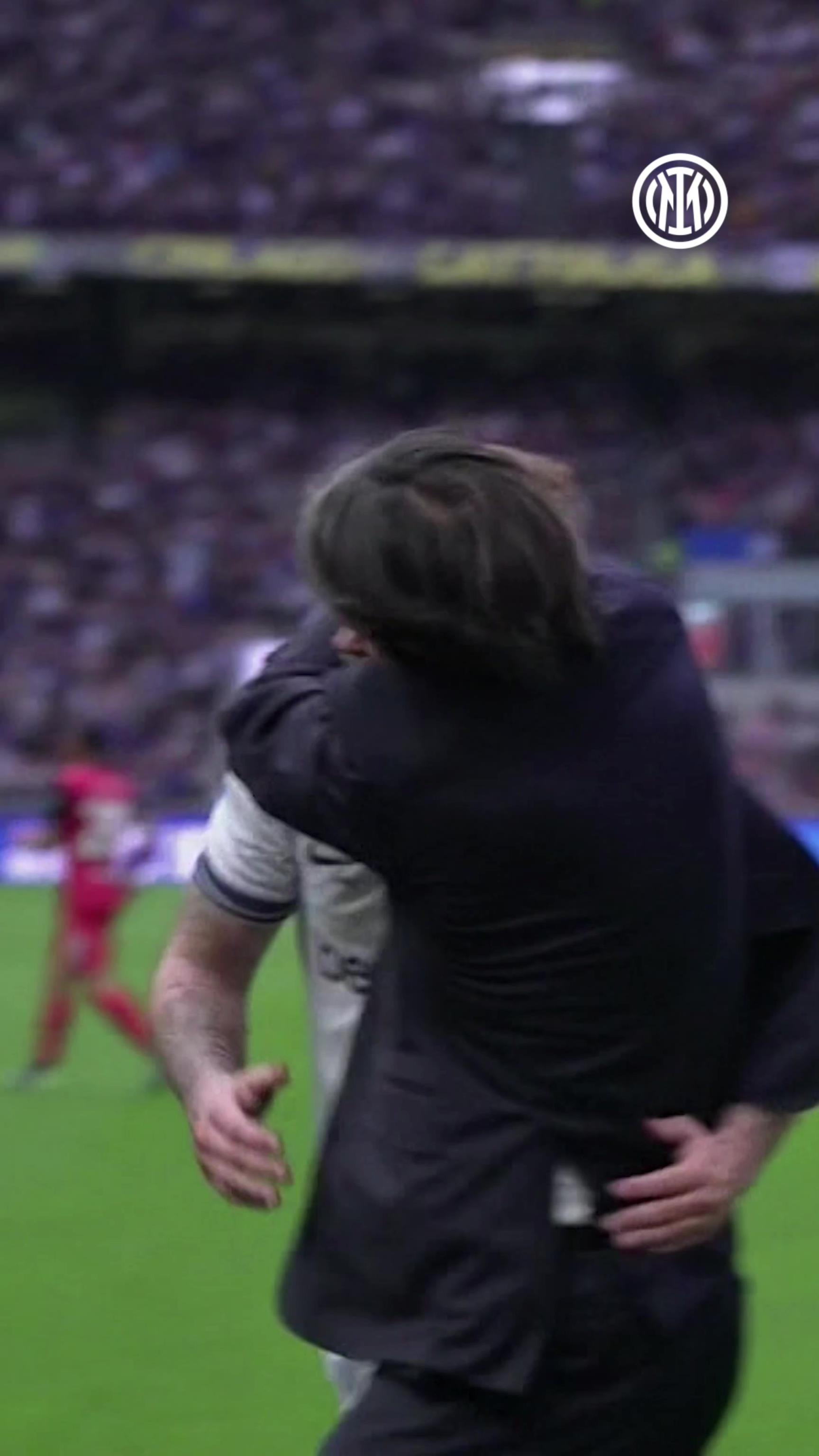 太銷魂，網(wǎng)友：阿瑙托維奇這腳傳球的確值得小因又摟又親