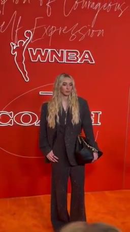 女狀元佩吉強(qiáng)勢登陸WNBA，實(shí)力超強(qiáng)，顏值也杠杠的