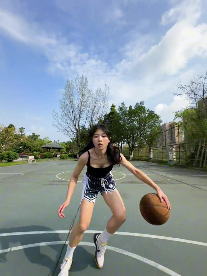 看著有點(diǎn)實(shí)力，敢背打我不？